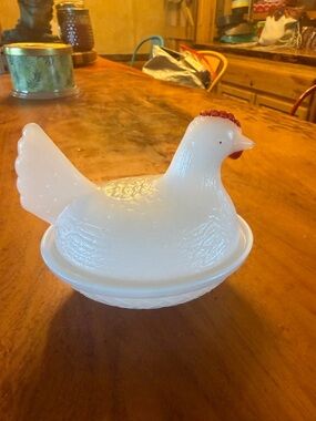 Milk Glass Hen on Nest Candy Dish - White with Red Accents this girl is perfect